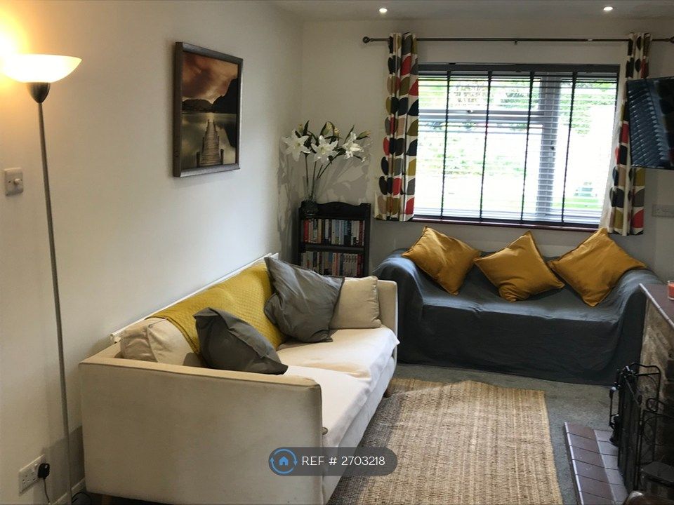 Property photo 3 of 14 Sitting Room