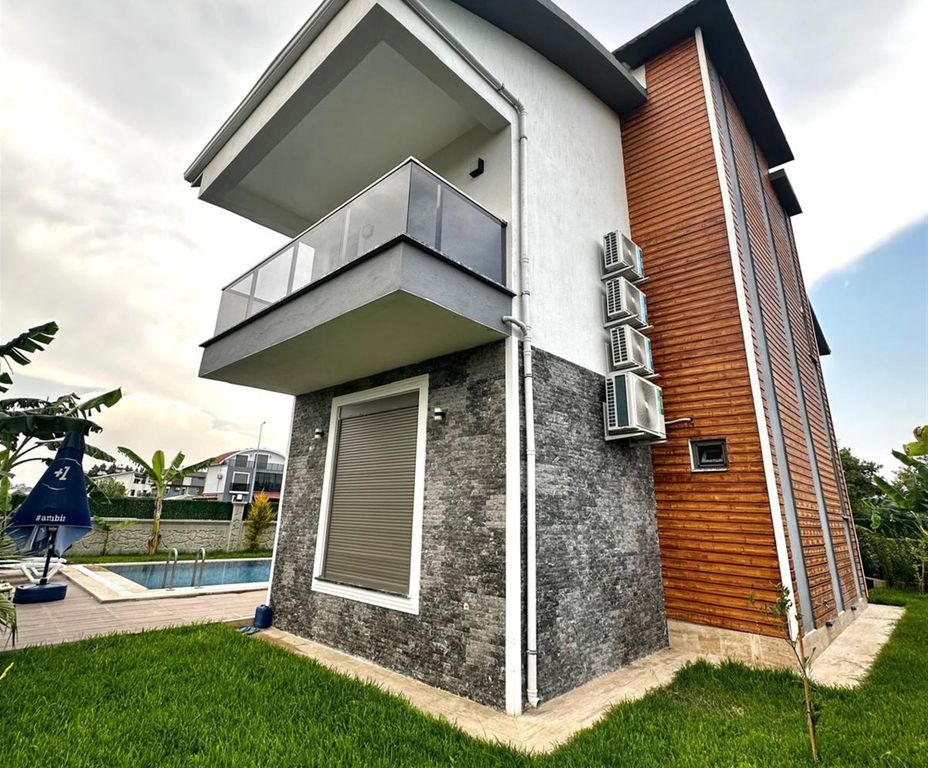 Property photo 3 of 18 Impeccable Villa With Private Facilities For Sale In Belek - Modern Property
