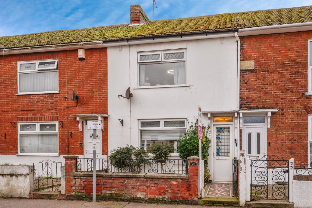 Property photo 2 of 17