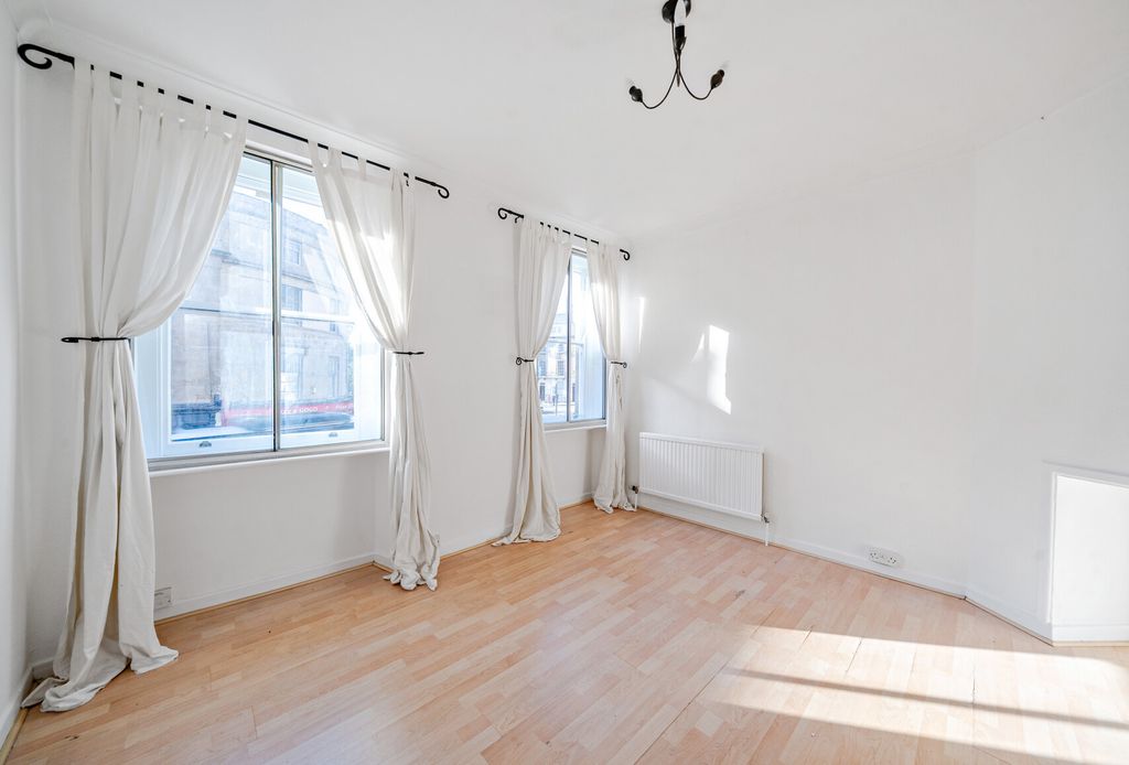 Property photo 2 of 8 Sitting Room