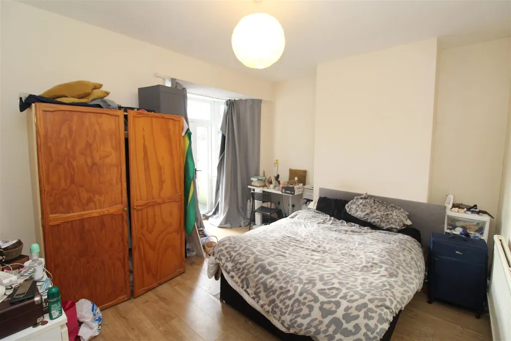 Apartment in Cardiff, Plasnewydd, Roath - More