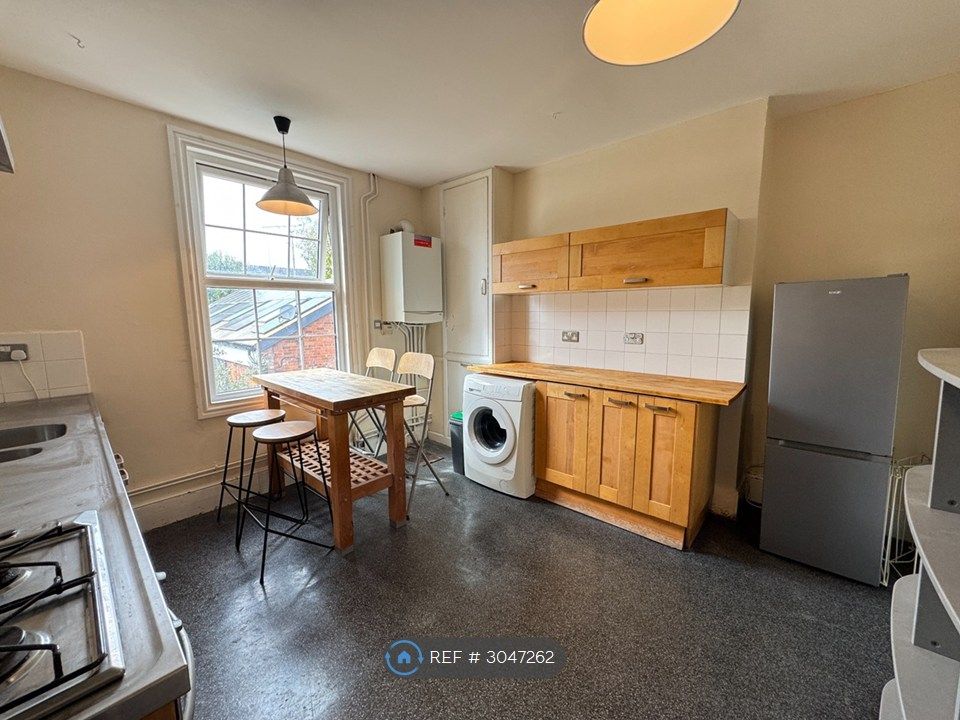 Property photo 1 of 11 Large Kitchen