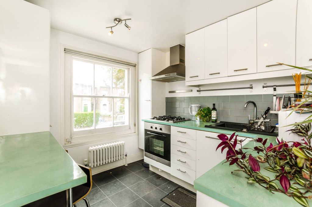Property photo 1 of 5