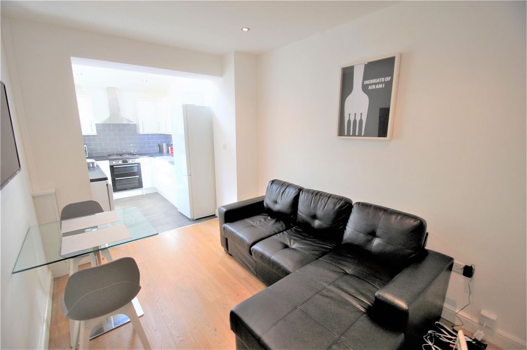 Property photo 3 of 30