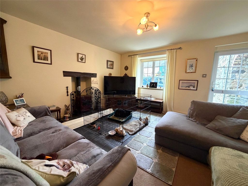 Property photo 2 of 23 Picture No. 17