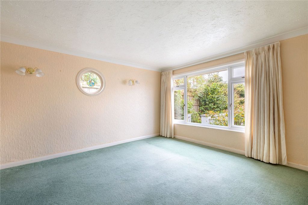 Property photo 3 of 31 Living Room 1