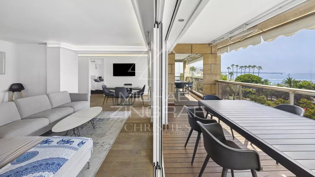 Property photo 1 of 10 Cannes – Croisette – Magnificent 4-Room Apartment With Sea View