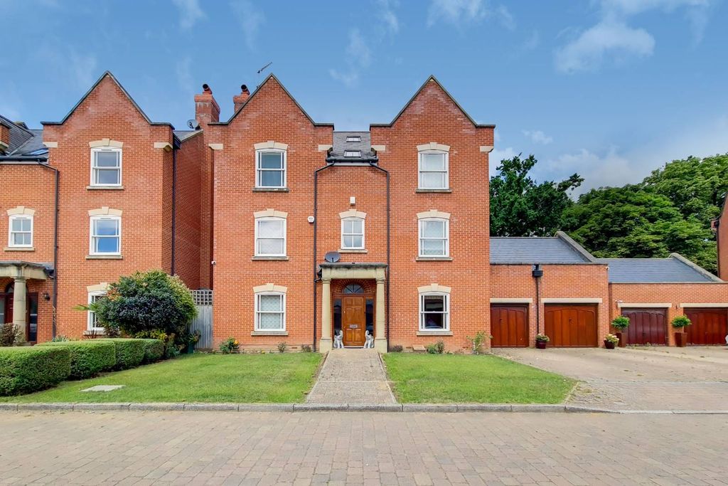 Property photo 1 of 19