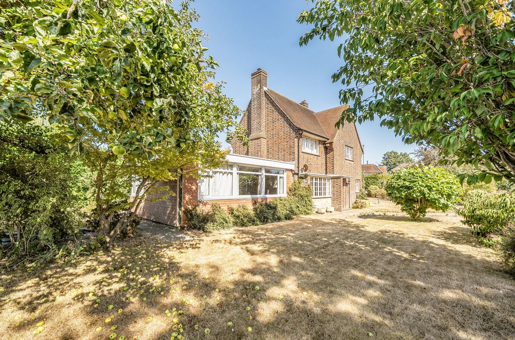 Property photo 2 of 20
