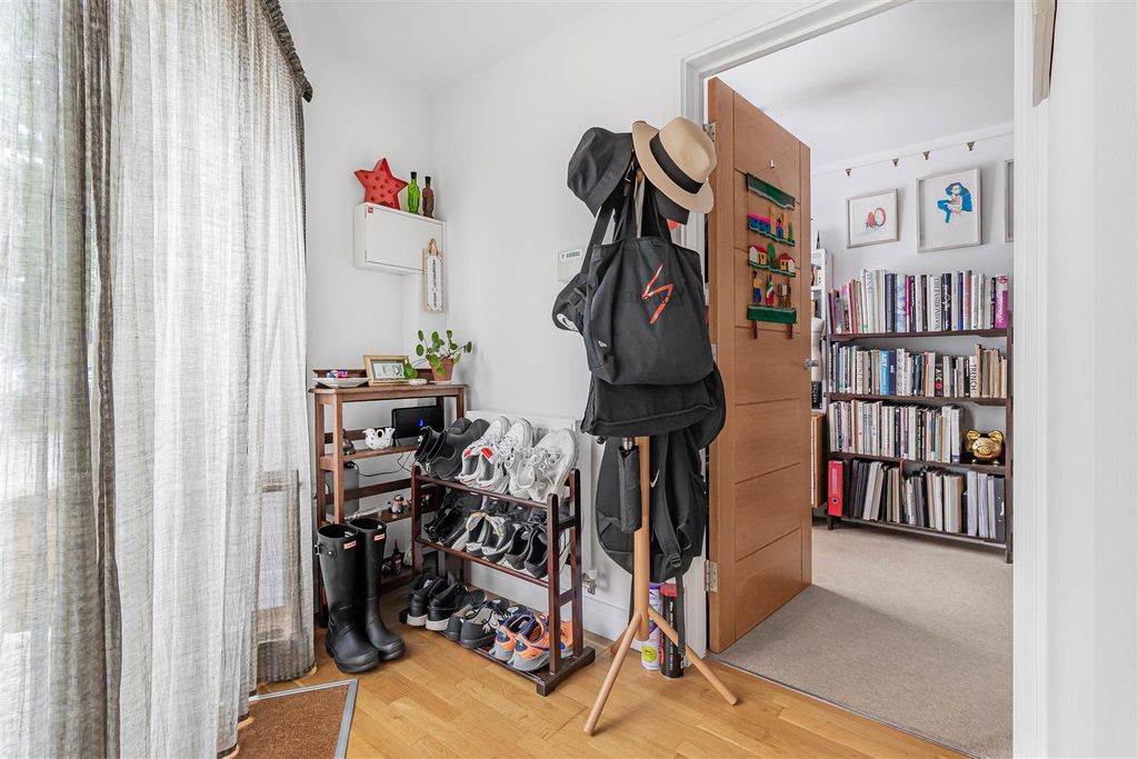 Property photo 3 of 14 13_83596.Jpg