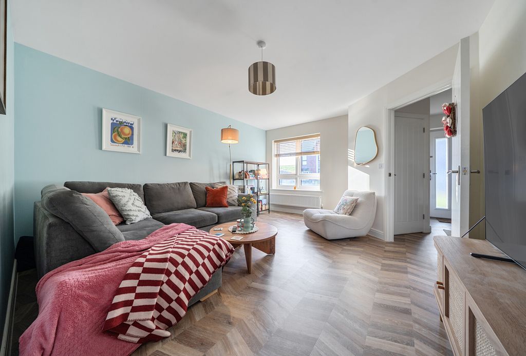 Property photo 3 of 19 1405226-12-6979E3...