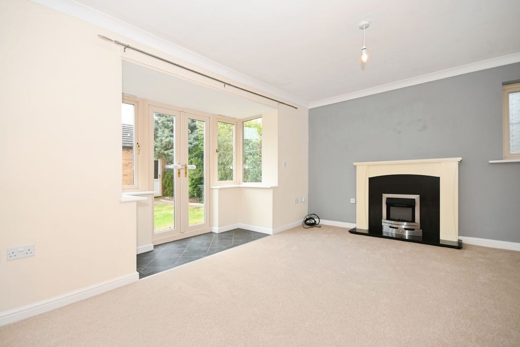 Property photo 3 of 17 Photo