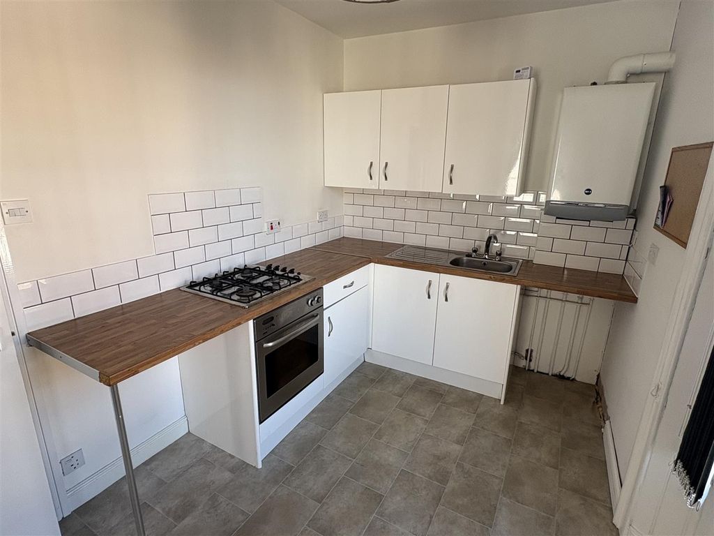 Property photo 3 of 6 Bright Kitchen With Modern Subway Tiling...