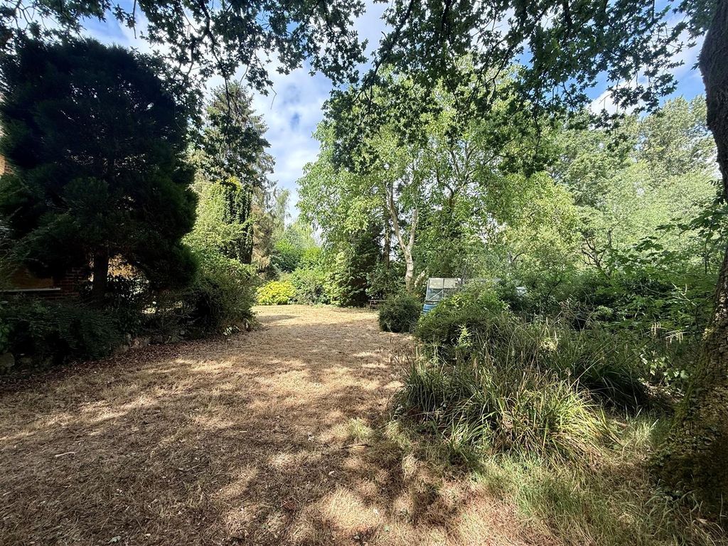 Property photo 2 of 12