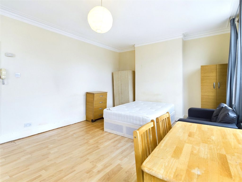Property photo 3 of 6 Picture No. 10