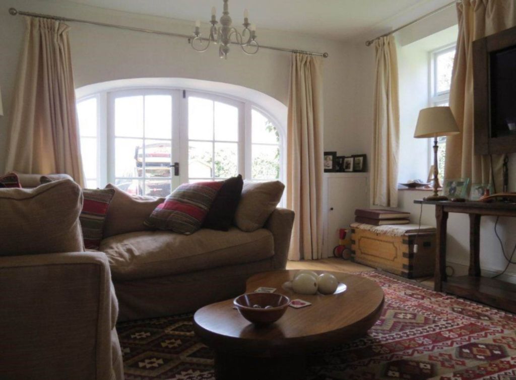 Property photo 3 of 11