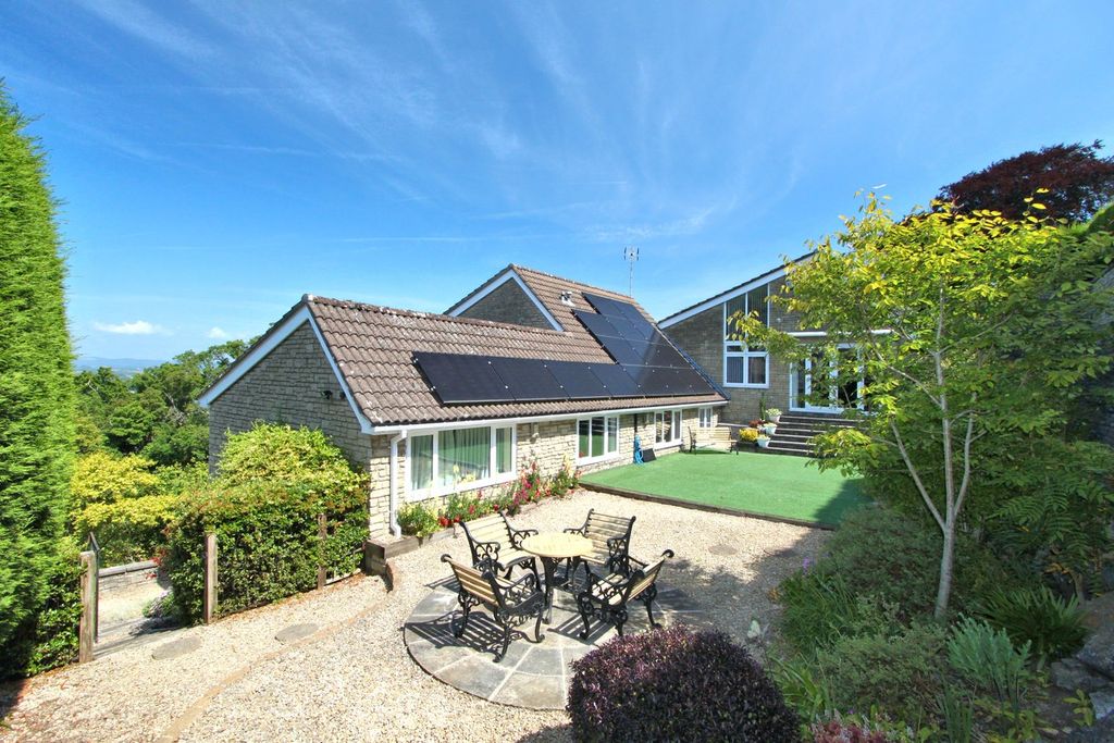 Property photo 2 of 23