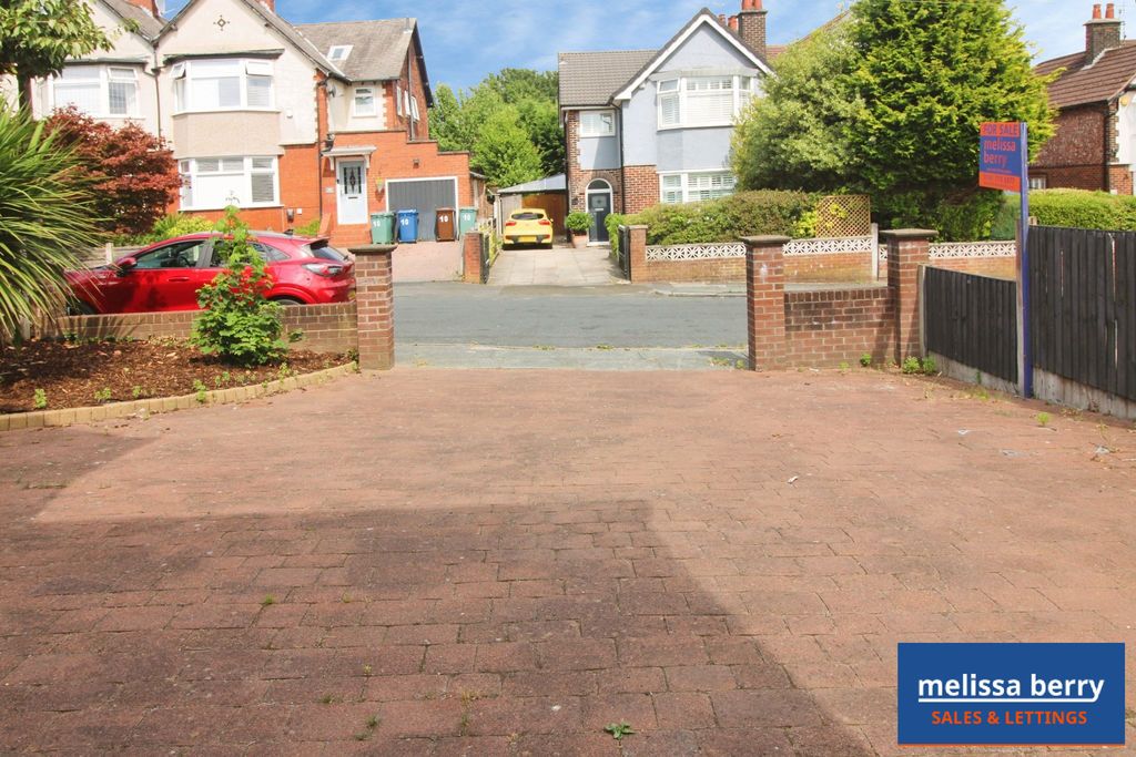 Property photo 3 of 29 Photo 32