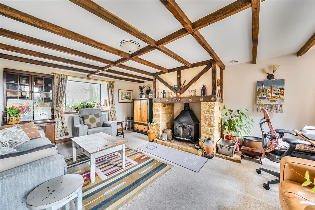 Property photo 2 of 23 Sitting Room