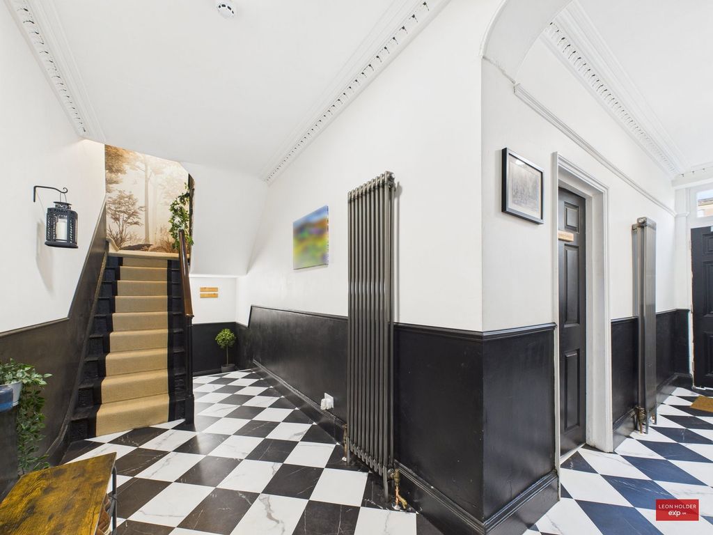 Property photo 3 of 44