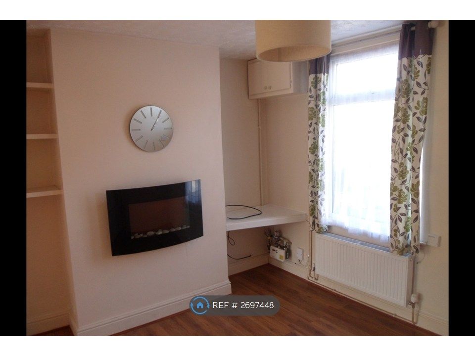 Property photo 3 of 11 Lounge