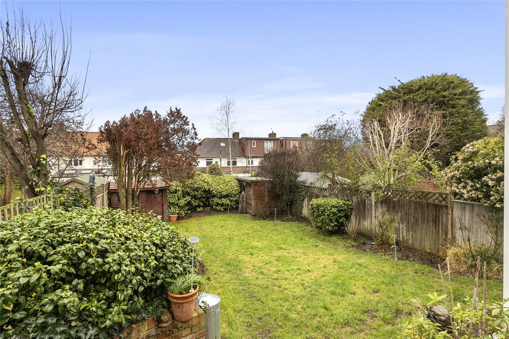 Property photo 3 of 9 Garden