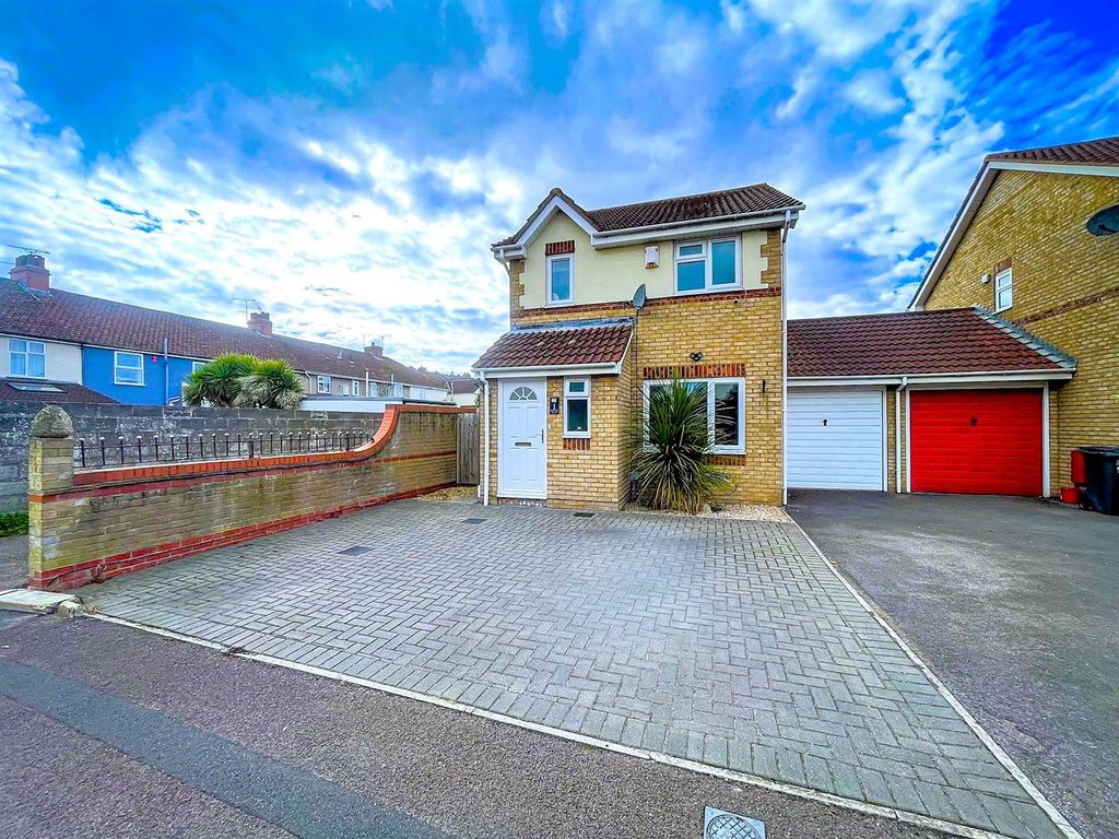 Property photo 1 of 14 Front
