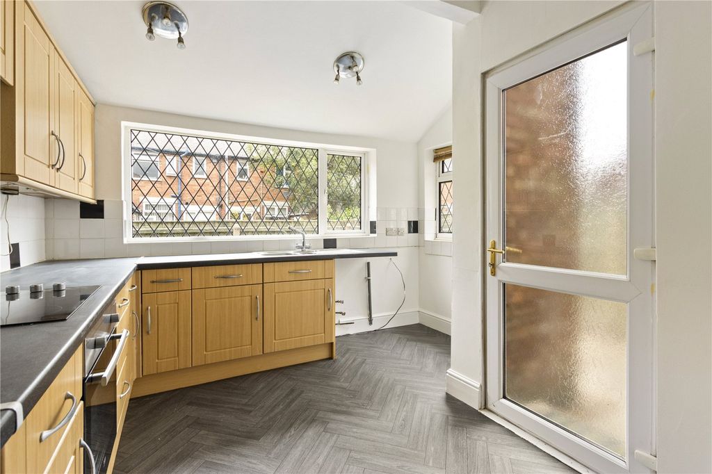 Property photo 2 of 21 Picture No. 31