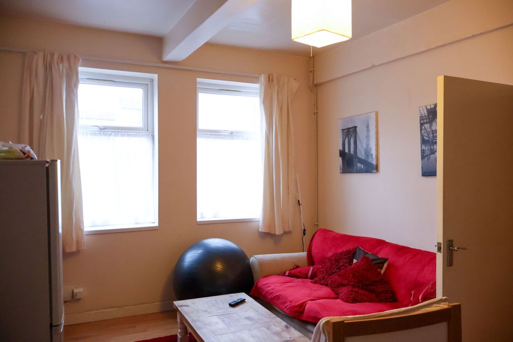 Property photo 3 of 18