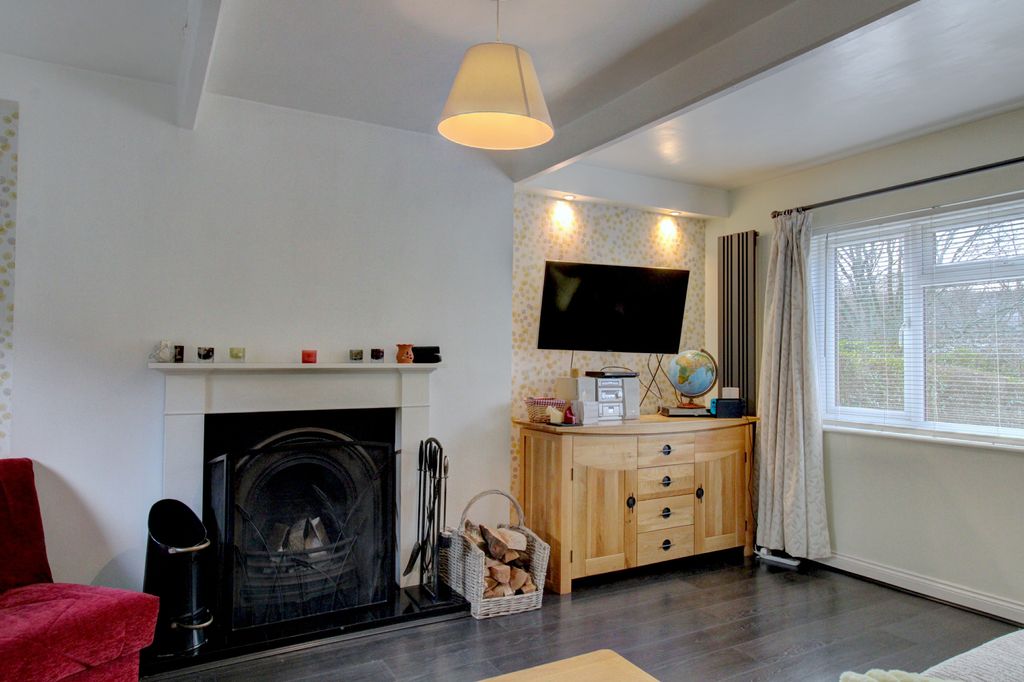 Property photo 3 of 18 Fireplace