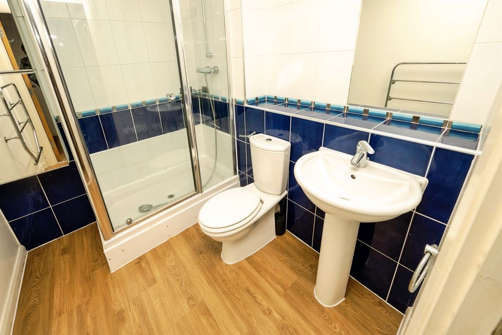 Property photo 3 of 12