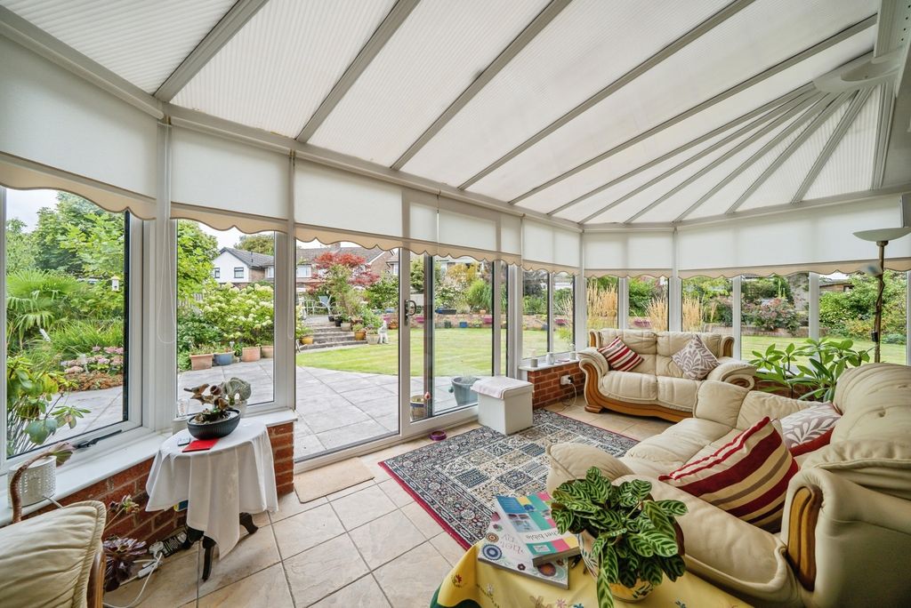 Property photo 3 of 29 Conservatory