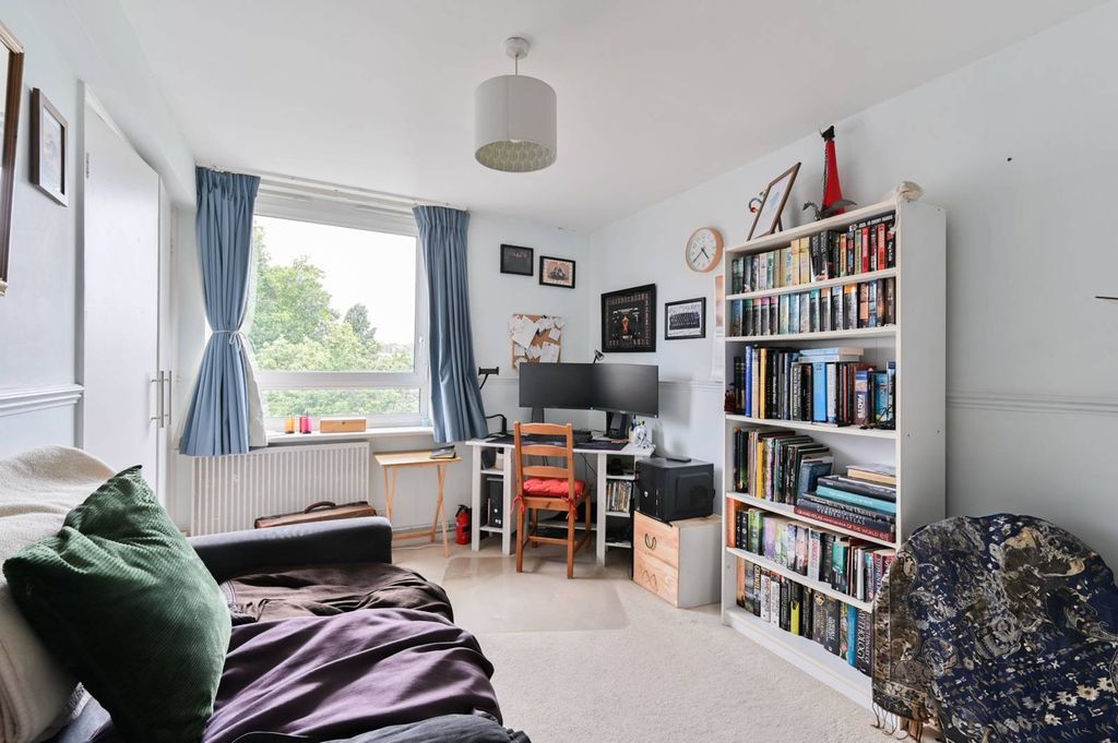 Property photo 3 of 9