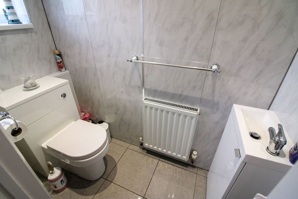 Property photo 3 of 20