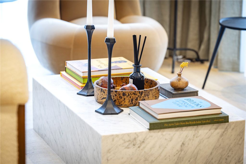 Property photo 2 of 16 Living Space