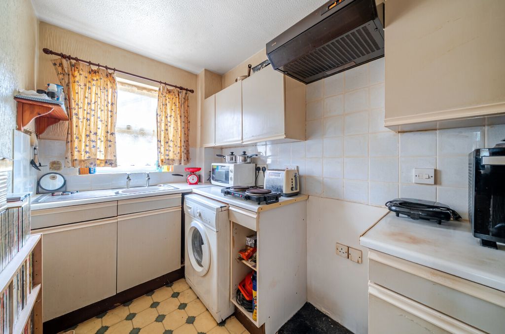 Property photo 3 of 10 1383833-2-69286c8...