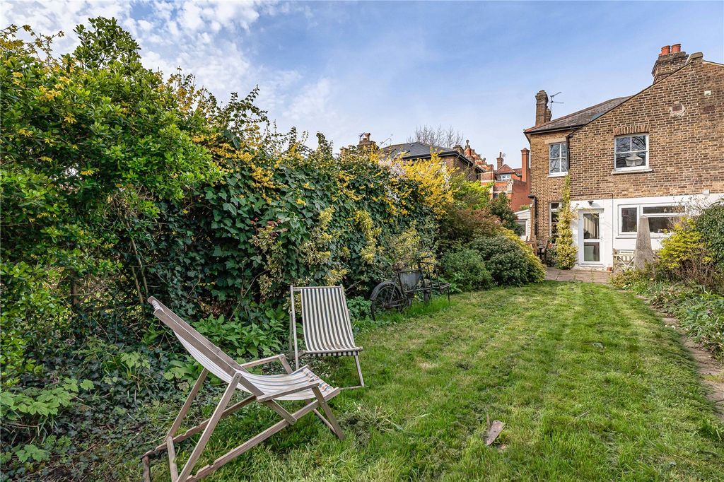 Property photo 3 of 19 Garden