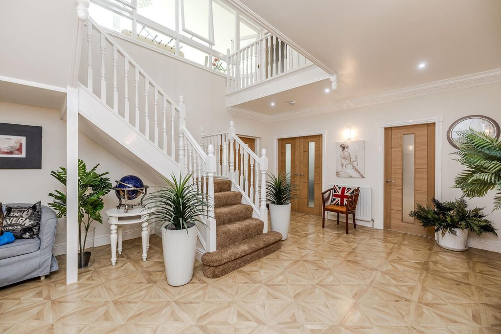 Property photo 3 of 44 Hallway