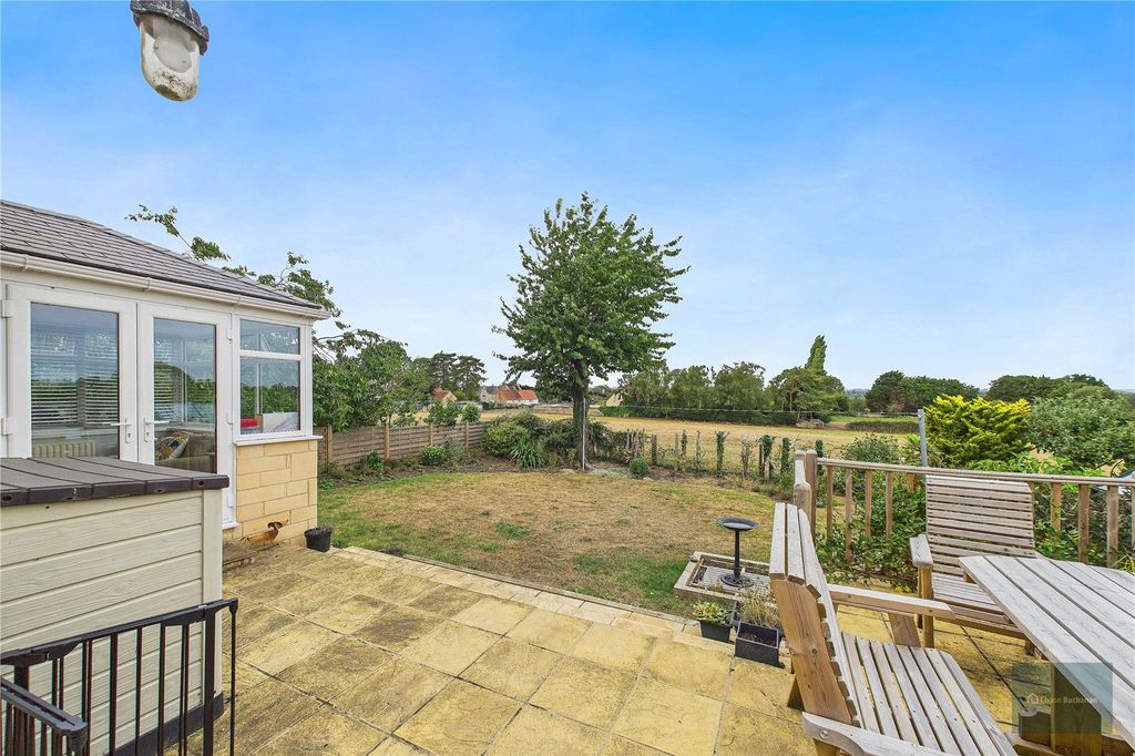 Property photo 2 of 25 Picture No. 35
