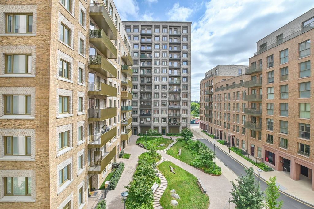 Property photo 3 of 35