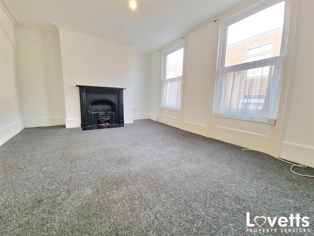 Property photo 3 of 10 Living Room