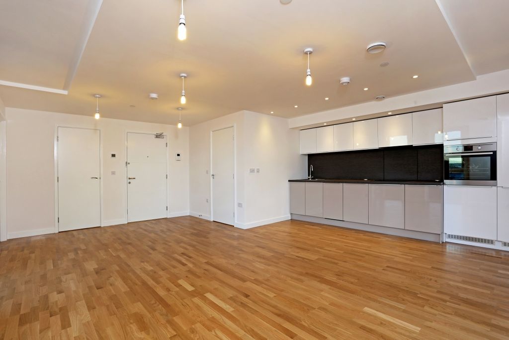 Property photo 1 of 11 Kitchen