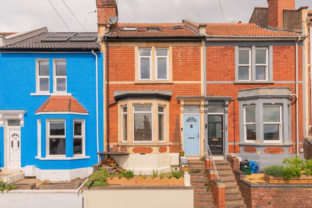 Property photo 2 of 32 8D6Rwh - External A.Jpg