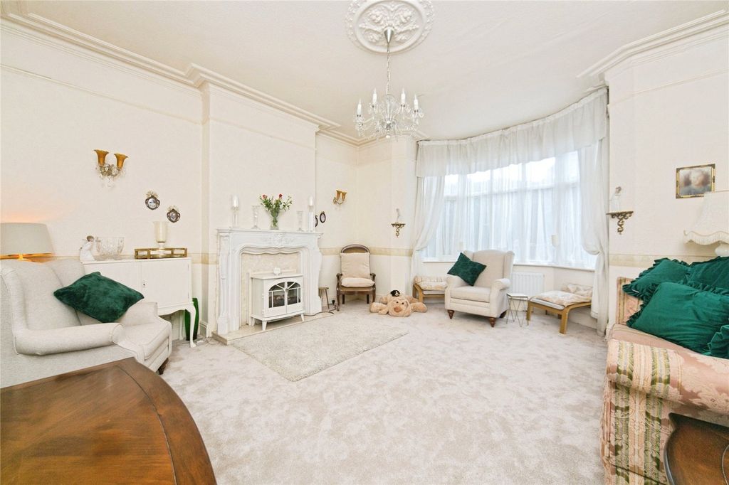 Property photo 2 of 22 Picture No. 23