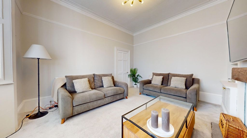 Property photo 2 of 33 5206902
