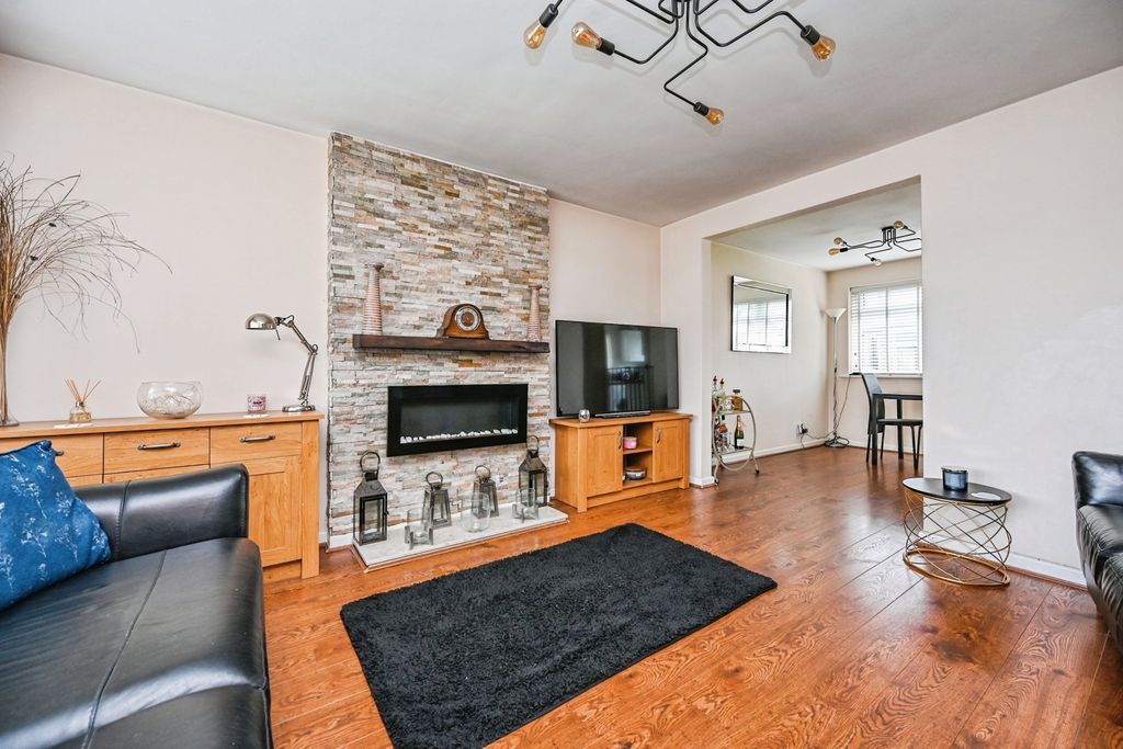 Property photo 3 of 17 Photo