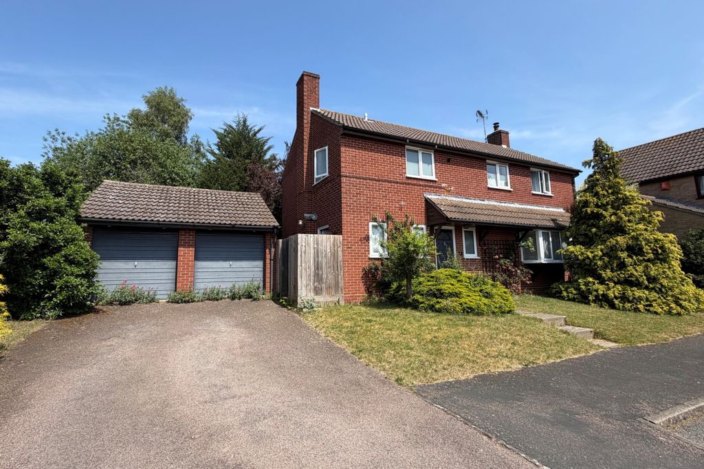 Property photo 1 of 17 Executive 4 Bedroom House For Sale