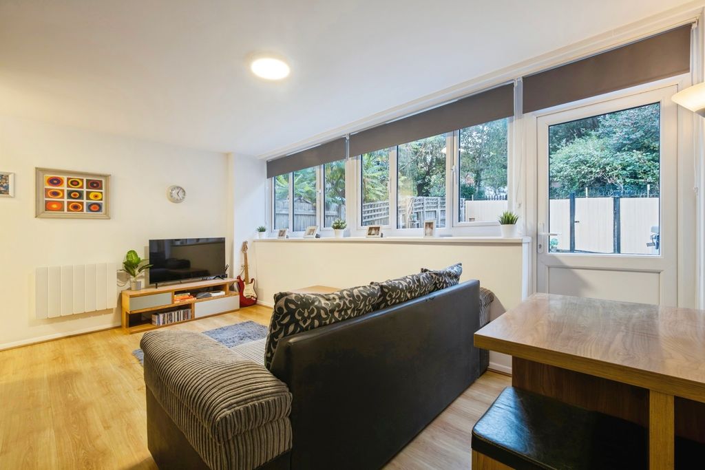 Property photo 2 of 12 Photo