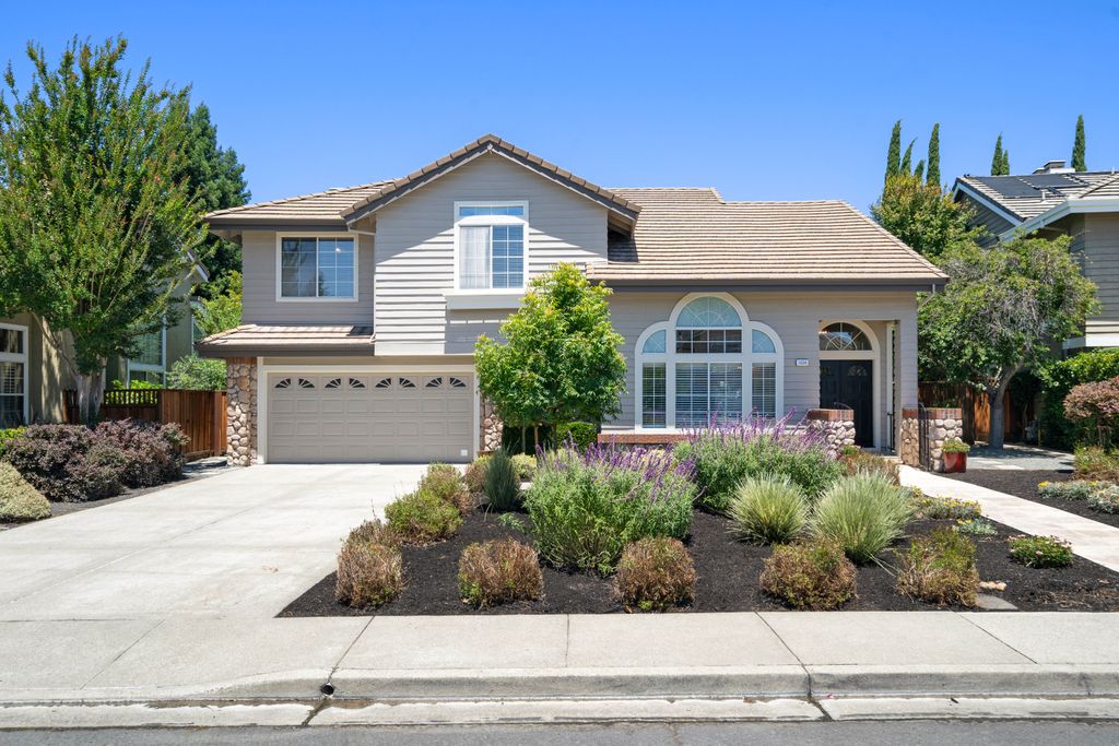 Property photo 1 of 58