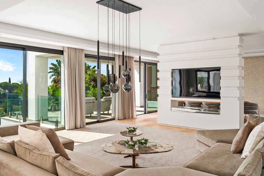 Property photo 2 of 20 Image